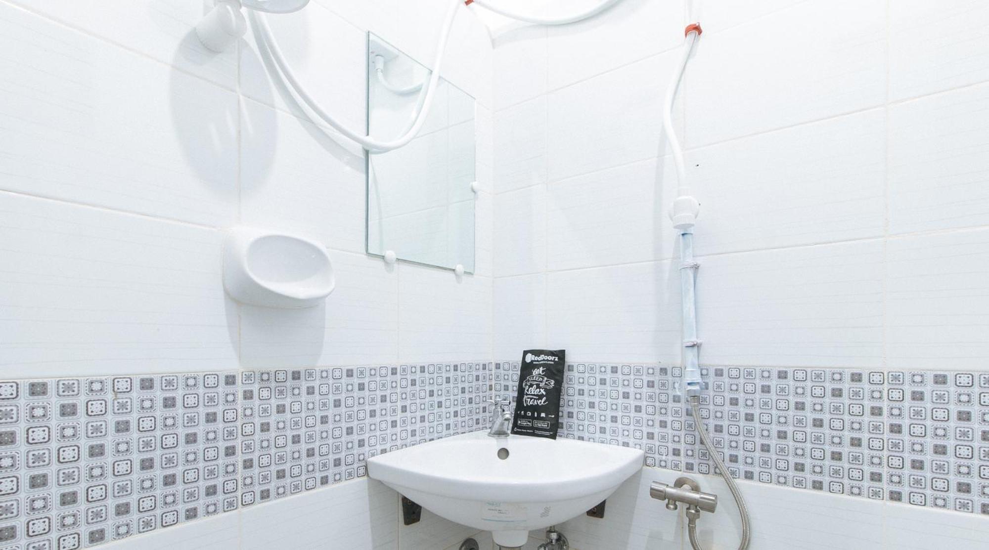 فندق Reddoorz Near Iloilo International Airport Cabatuan المظهر الخارجي الصورة